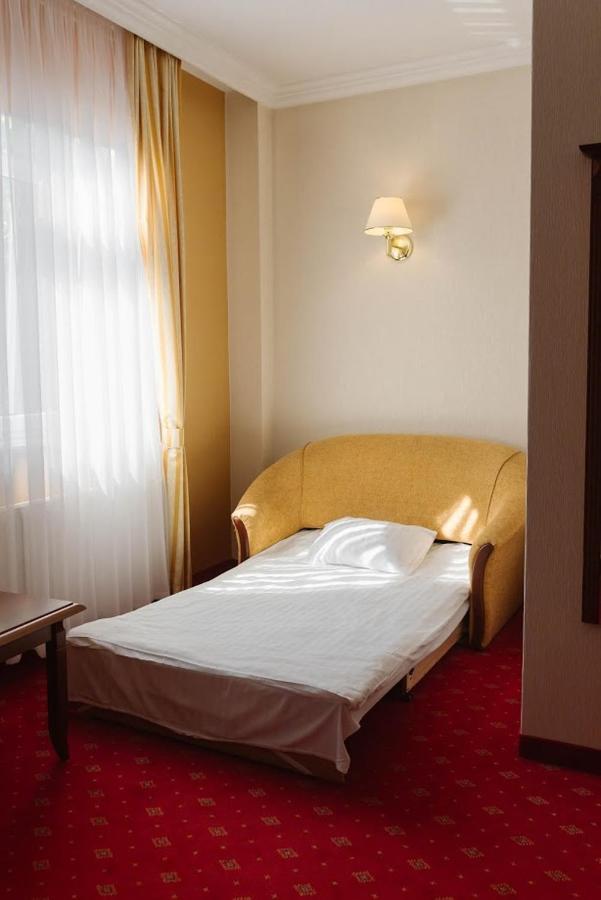 Hotel Jakub Sobieski Oława Esterno foto