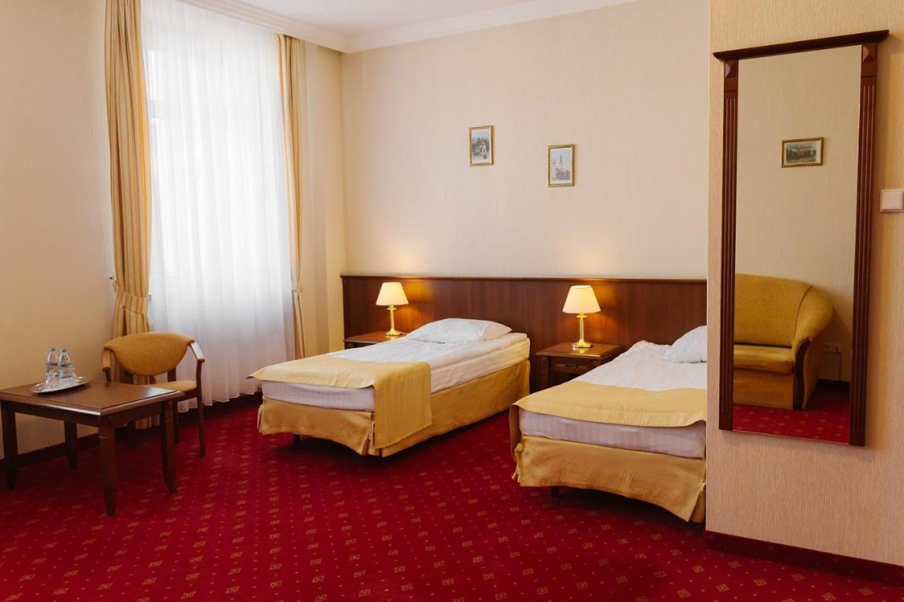Hotel Jakub Sobieski Oława Esterno foto