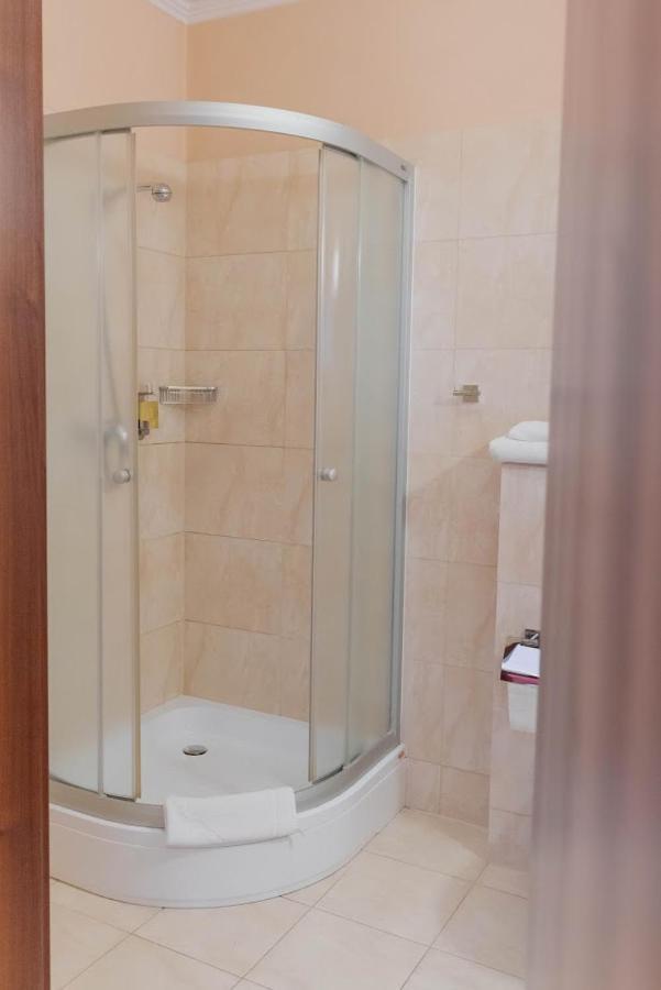 Hotel Jakub Sobieski Oława Esterno foto