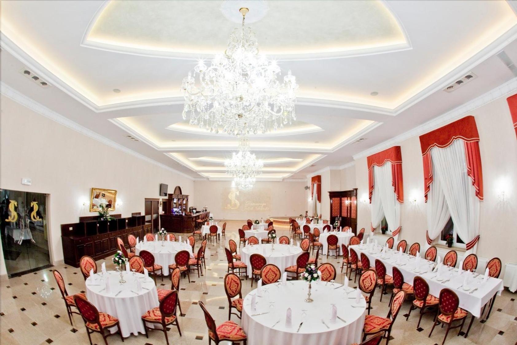 Hotel Jakub Sobieski Oława Esterno foto