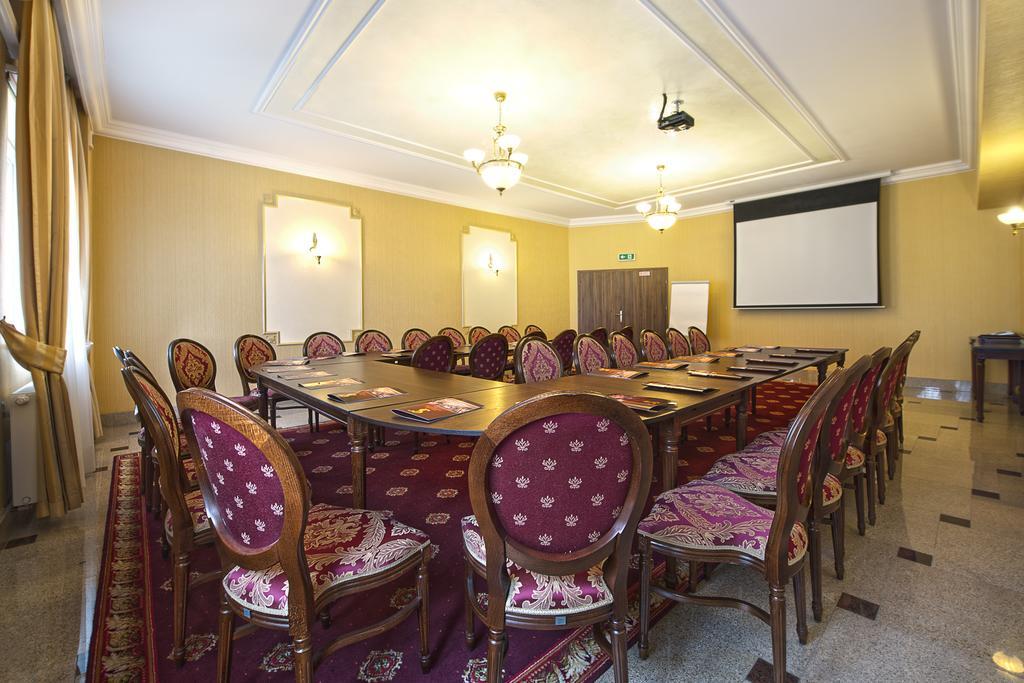 Hotel Jakub Sobieski Oława Esterno foto